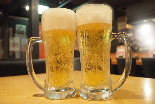 キンキンに冷えたビールの画像
